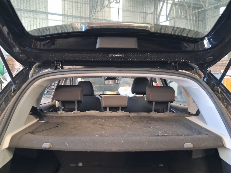 Recambio de bandeja trasera para mg zs suv (azs1) ev referencia OEM IAM 10597903  