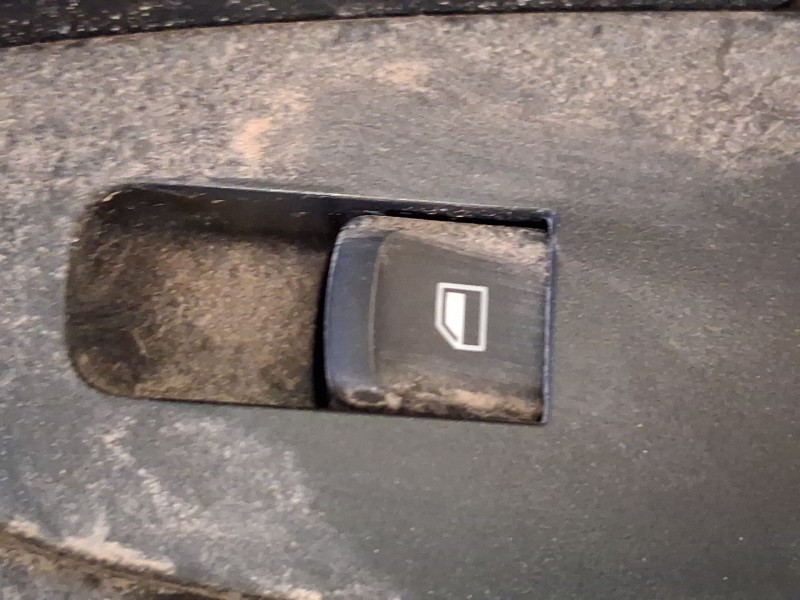 Recambio de mando elevalunas trasero derecho para mg zs suv (azs1) ev referencia OEM IAM 10507875  