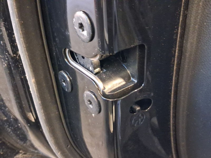 Recambio de cerradura puerta trasera izquierda para mg zs suv (azs1) ev referencia OEM IAM 10640593  