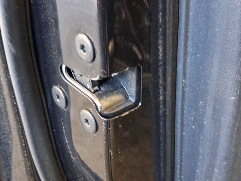 Recambio de cerradura puerta delantera izquierda para mg zs suv (azs1) ev referencia OEM IAM 10640587  