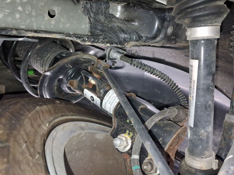 Recambio de amortiguador delantero derecho para mg zs suv (azs1) ev referencia OEM IAM 10477011  
