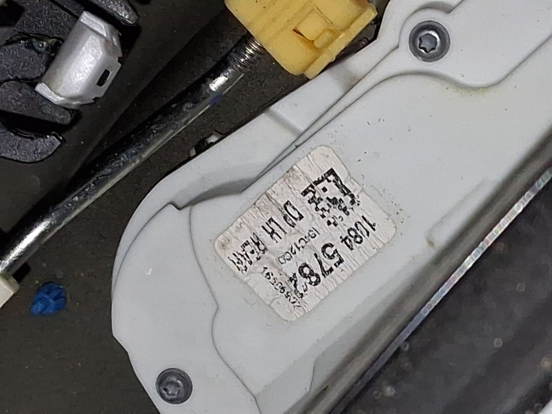 Recambio de cerradura puerta trasera izquierda para mg zs suv (azs1) 1.5 vti referencia OEM IAM 10640593  