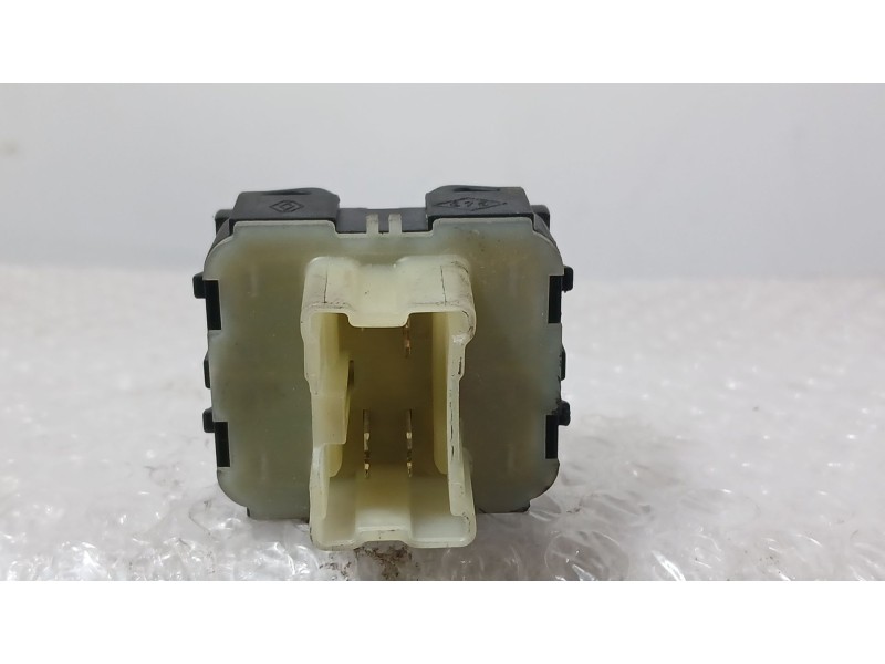 Recambio de mando elevalunas delantero izquierdo para dacia duster (hm_) 1.0 tce 100 (hmmt) referencia OEM IAM 254110431R  