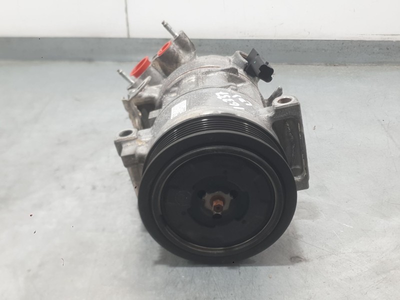 Recambio de compresor aire acondicionado para peugeot 208 tech edition blue hdi referencia OEM IAM 9815198580  