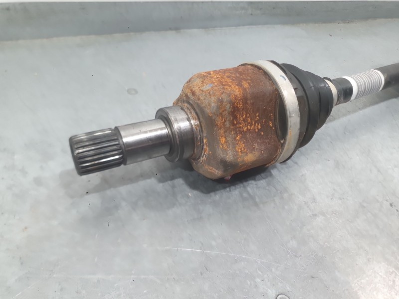 Recambio de transmision delantera izquierda para peugeot 208 tech edition blue hdi referencia OEM IAM 9801048580  