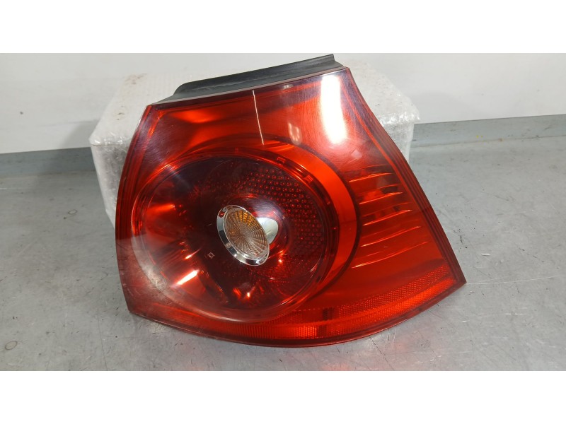 Recambio de piloto trasero derecho exterior para volkswagen golf v (1k1) 1.6 referencia OEM IAM 1K6945096AA  