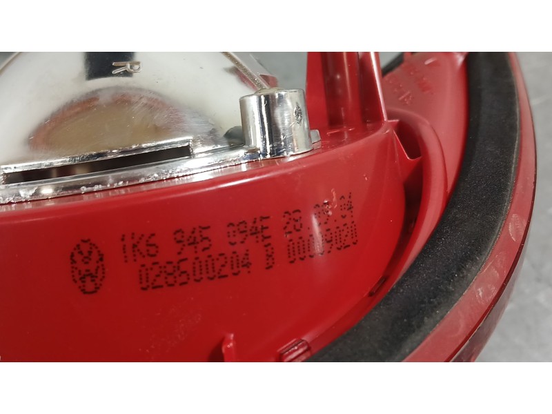 Recambio de piloto trasero derecho interior para volkswagen golf v (1k1) 1.6 referencia OEM IAM 1K6945094E  