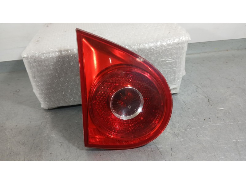 Recambio de piloto trasero izquierdo interior para volkswagen golf v (1k1) 1.6 referencia OEM IAM 1K6945093E  