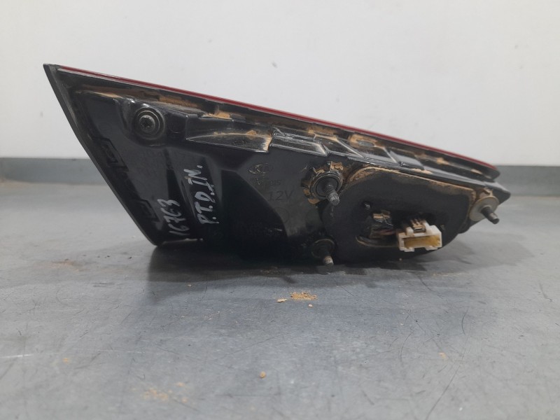 Recambio de piloto trasero derecho interior para kia xceed (cd) 1.0 t-gdi referencia OEM IAM 92404J7350  