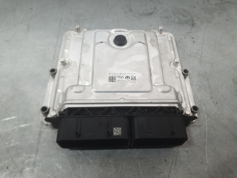 Recambio de centralita motor uce para citroën c3 iv 1.2 puretech referencia OEM IAM 1698695880  