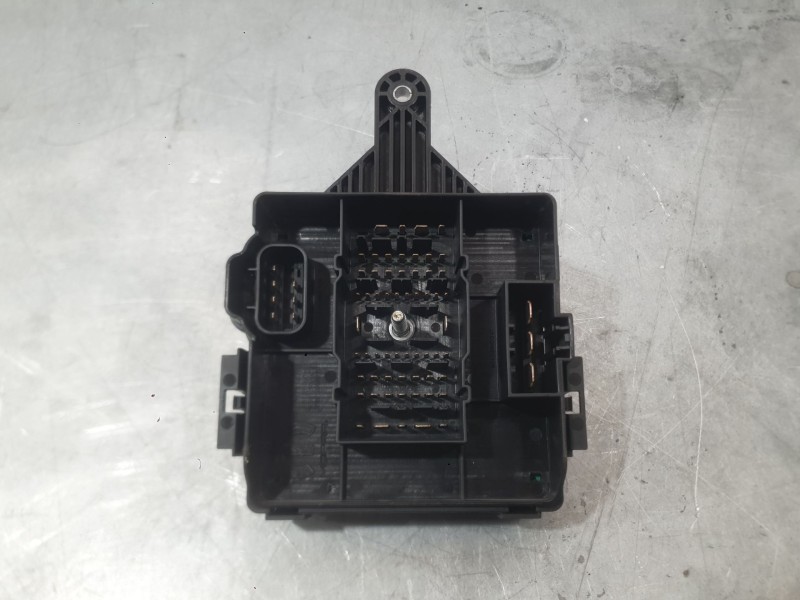 Recambio de caja reles / fusibles para citroën c3 iv 1.2 puretech referencia OEM IAM   