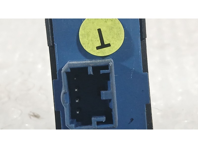 Recambio de mando elevalunas delantero derecho para fiat doblo cargo (263_) 1.6 d multijet referencia OEM IAM 735498675  