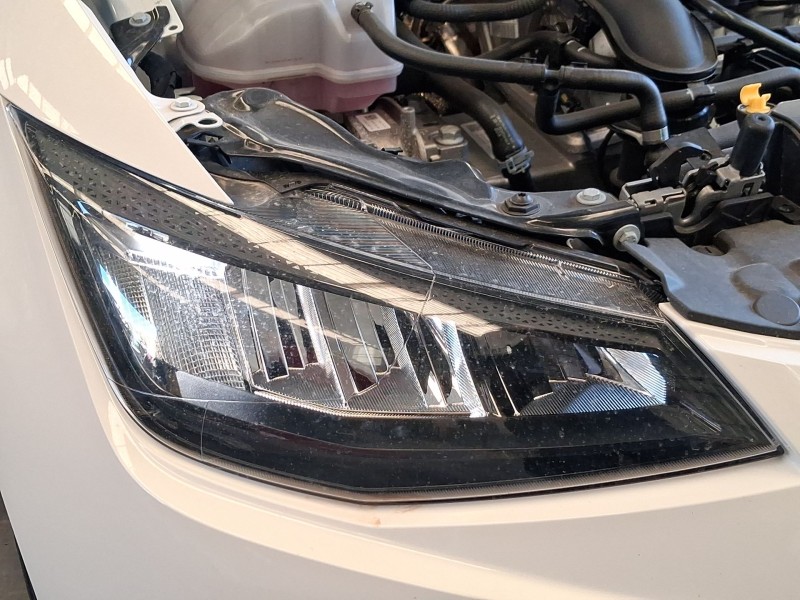 Recambio de faro derecho para seat ibiza v (kj1, kjg) 1.0 tsi referencia OEM IAM 6F1941774A  