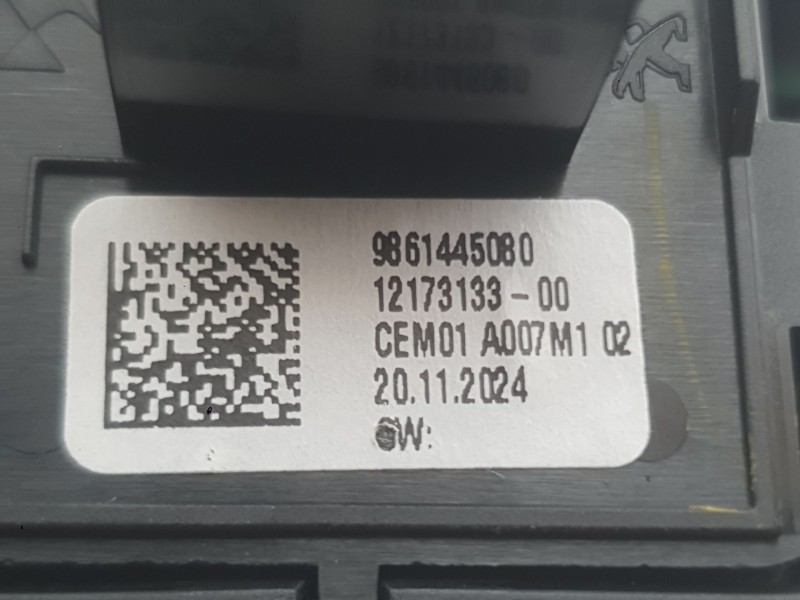 Recambio de mando elevalunas delantero izquierdo para citroën c3 iv 1.2 puretech referencia OEM IAM 98614450ZD C/MANDO RETROVISO