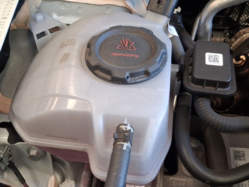 Recambio de deposito expansion para seat ibiza v (kj1, kjg) 1.0 tsi referencia OEM IAM 2Q0121407D  