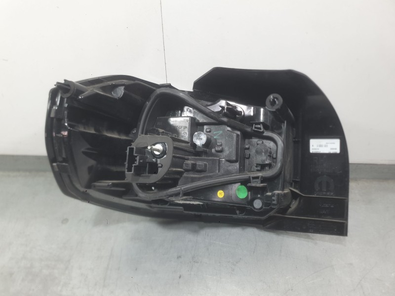 Recambio de piloto trasero derecho para citroën c3 iv 1.2 puretech referencia OEM IAM 9848892180  