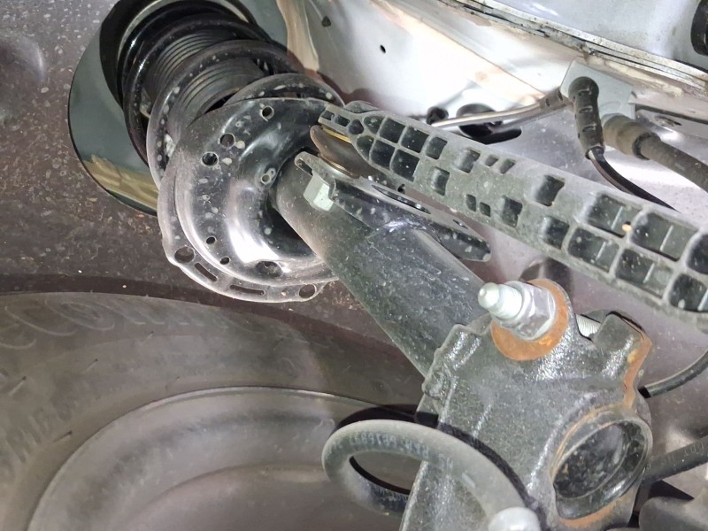 Recambio de amortiguador delantero derecho para seat ibiza v (kj1, kjg) 1.0 tsi referencia OEM IAM 2Q0413031AN  