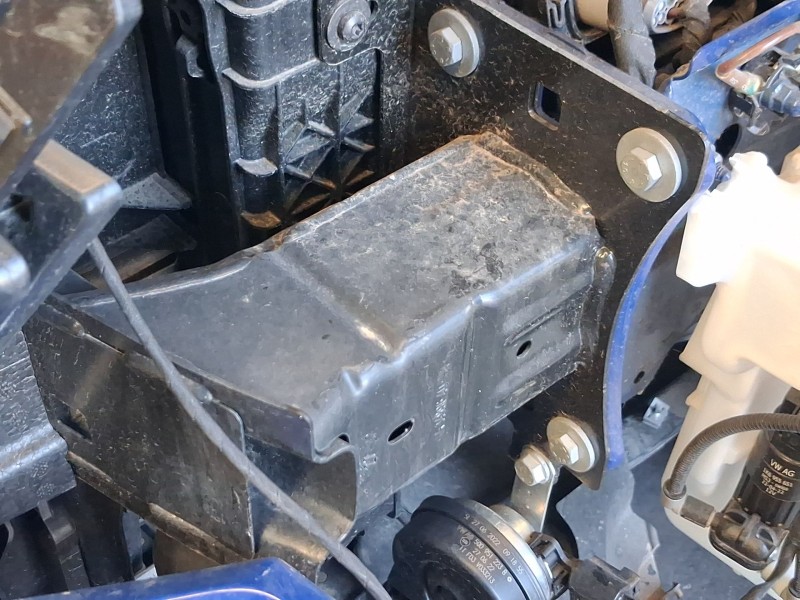 Recambio de refuerzo paragolpes delantero para skoda kamiq (nw4) 1.0 tsi referencia OEM IAM 658807248A  