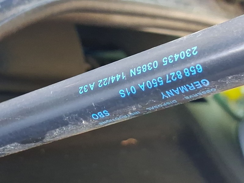 Recambio de amortiguadores maletero / porton para skoda kamiq (nw4) 1.0 tsi referencia OEM IAM 658827550B  