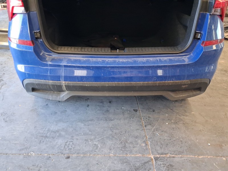 Recambio de paragolpes trasero para skoda kamiq (nw4) 1.0 tsi referencia OEM IAM 658807421A  