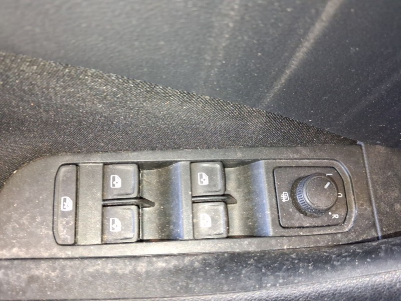 Recambio de mando elevalunas trasero izquierdo para skoda kamiq (nw4) 1.0 tsi referencia OEM IAM 5G0959855KWHS  