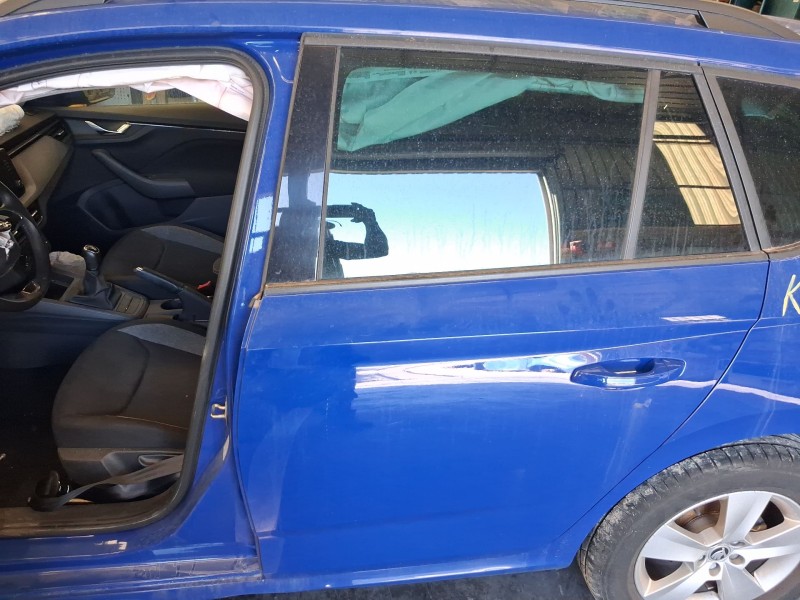 Recambio de puerta trasera izquierda para skoda kamiq (nw4) 1.0 tsi referencia OEM IAM 658833051B  