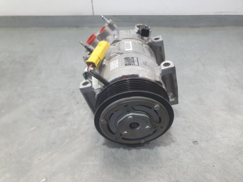 Recambio de compresor aire acondicionado para peugeot 2008 ii (us_, us-, uy_, uj_, ur_, uc_) 2008 1.2 hybrid referencia OEM IAM 
