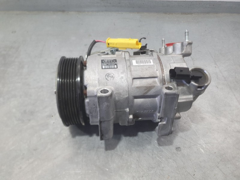 Recambio de compresor aire acondicionado para peugeot 2008 ii (us_, us-, uy_, uj_, ur_, uc_) 2008 1.2 hybrid referencia OEM IAM 