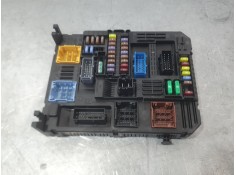 CAJA RELES / FUSIBLES 