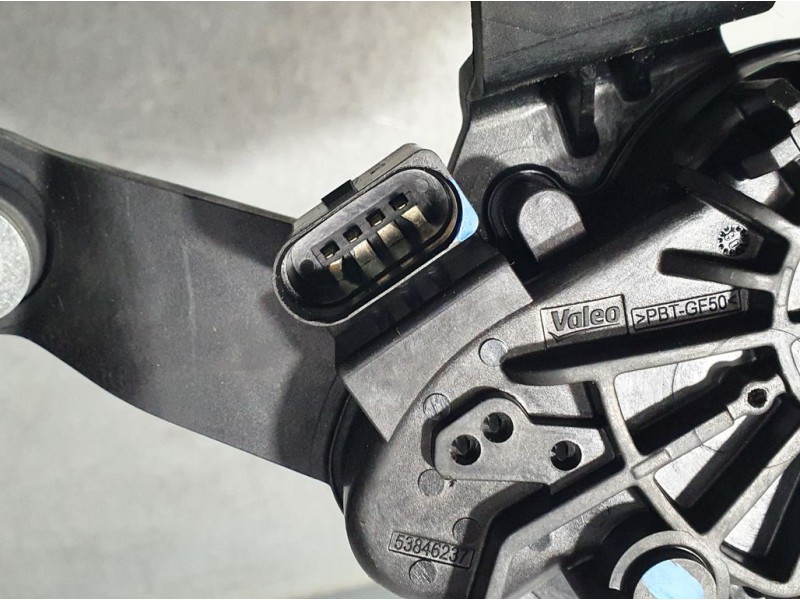 Recambio de motor limpia trasero para kia venga basic referencia OEM IAM 53846237  VALEO