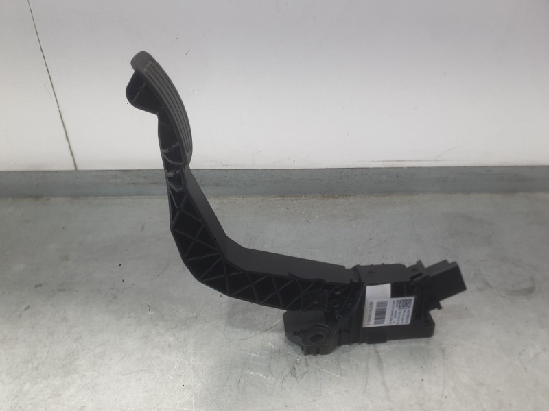 Recambio de potenciometro pedal para peugeot 2008 ii (us_, us-, uy_, uj_, ur_, uc_) 2008 1.2 hybrid referencia OEM IAM 982770448