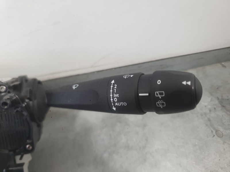 Recambio de mando luces y limpia para peugeot 2008 ii (us_, us-, uy_, uj_, ur_, uc_) 2008 1.2 hybrid referencia OEM IAM 98369258