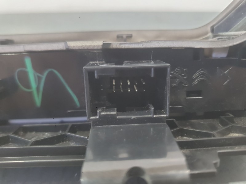 Recambio de mando multifuncion para peugeot 2008 ii (us_, us-, uy_, uj_, ur_, uc_) 2008 1.2 hybrid referencia OEM IAM   