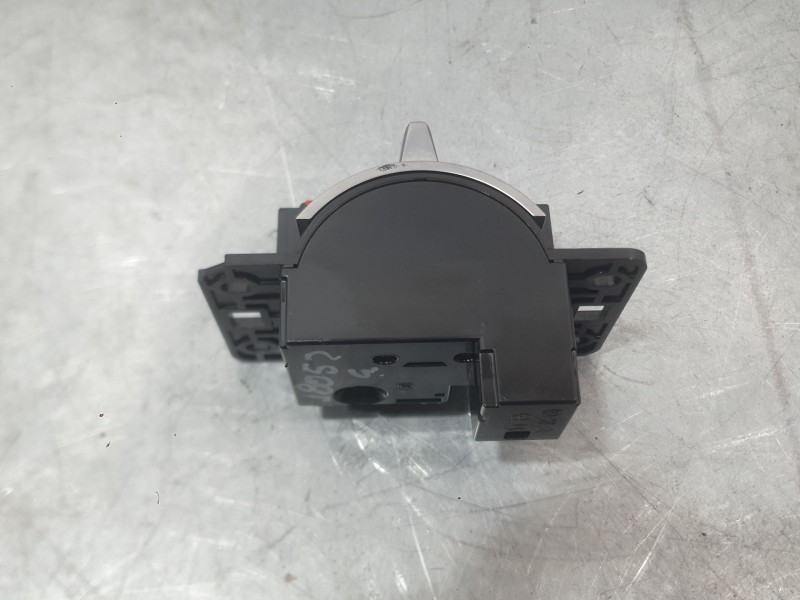 Recambio de palanca cambio para peugeot 2008 ii (us_, us-, uy_, uj_, ur_, uc_) 2008 1.2 hybrid referencia OEM IAM 98440965ZD  