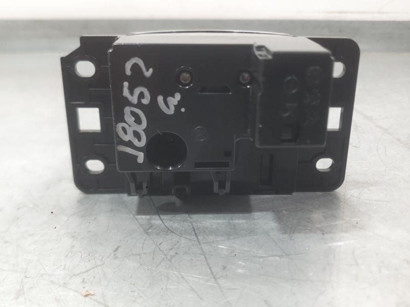 Recambio de palanca cambio para peugeot 2008 ii (us_, us-, uy_, uj_, ur_, uc_) 2008 1.2 hybrid referencia OEM IAM 98440965ZD  