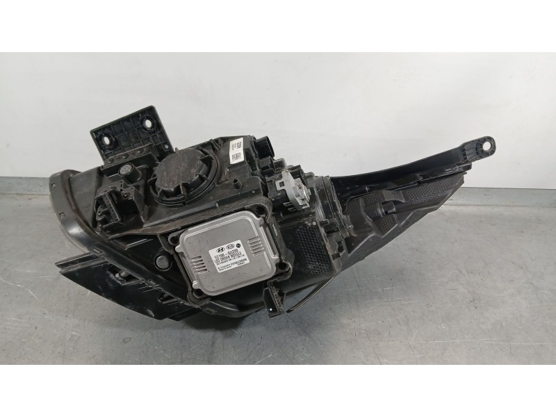 Recambio de faro derecho para kia niro i (de) 1.6 gdi hybrid referencia OEM IAM 92102G5000  