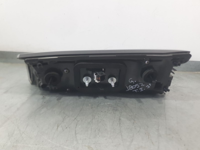Recambio de piloto trasero izquierdo interior para peugeot 2008 ii (us_, us-, uy_, uj_, ur_, uc_) 2008 1.2 hybrid referencia OEM