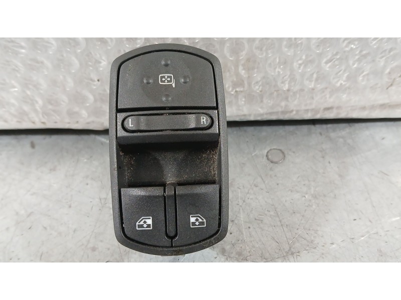 Recambio de mando elevalunas delantero izquierdo para opel corsa d (s07) 1.2 (l08, l68) referencia OEM IAM 13258521  
