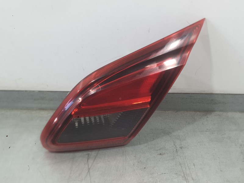 Recambio de piloto trasero derecho interior para opel corsa e (x15) 1.4 (08, 68) referencia OEM IAM 13454501  