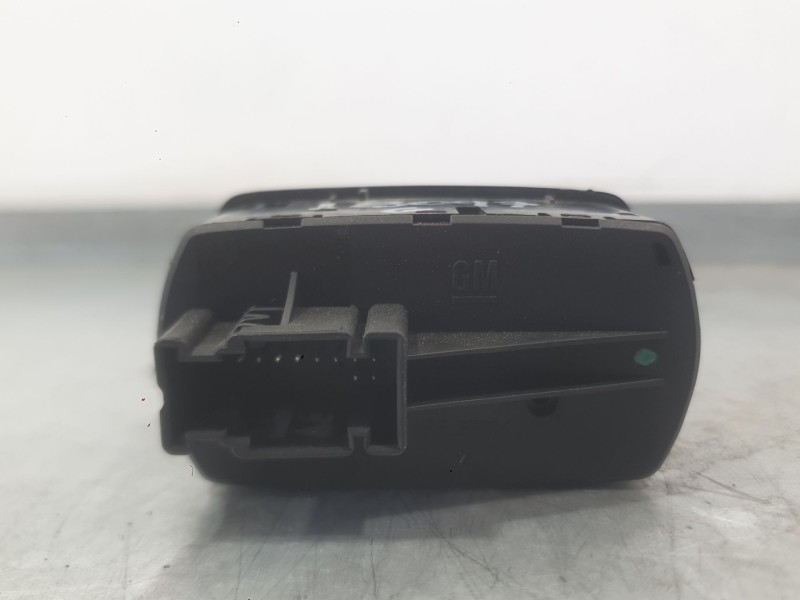 Recambio de mando elevalunas delantero izquierdo para opel corsa e (x15) 1.4 (08, 68) referencia OEM IAM 13430017  
