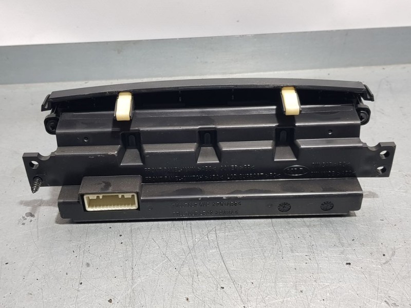 Recambio de pantalla multifuncion para kia venga basic referencia OEM IAM 941011P000  