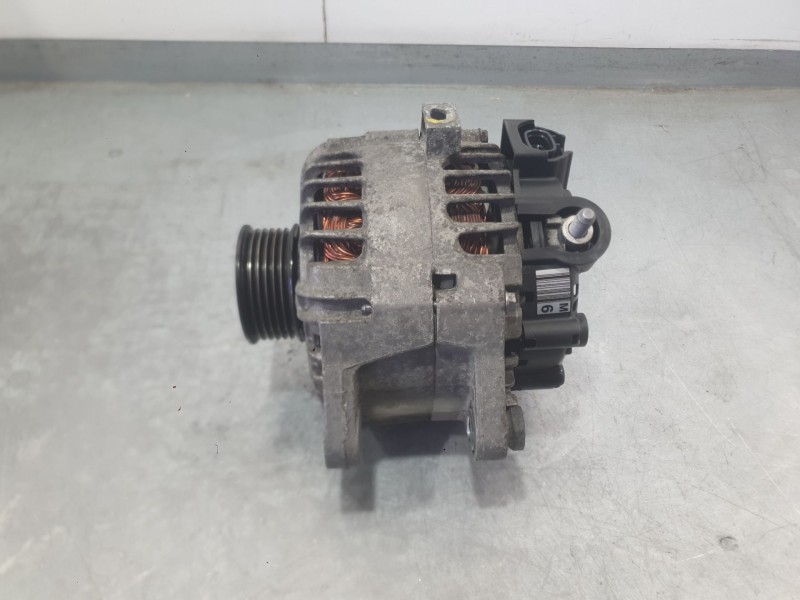 Recambio de alternador para kia sportage iii (sl) 1.6 gdi referencia OEM IAM 373002B600  