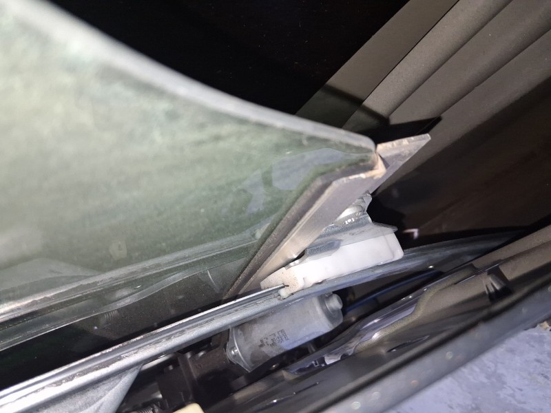 Recambio de elevalunas delantero derecho para opel corsa e (x15) 1.4 (08, 68) referencia OEM IAM 39161985  