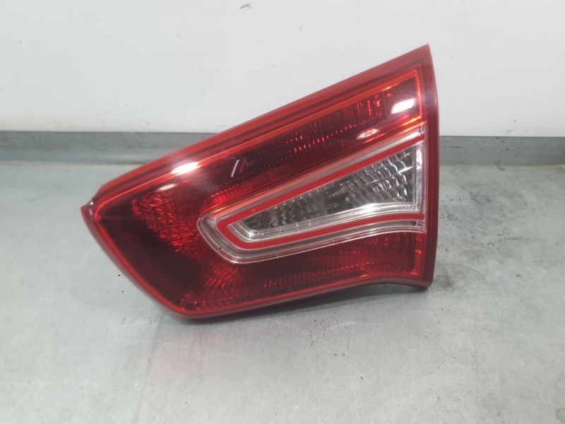Recambio de piloto trasero derecho interior para kia sportage iii (sl) 1.6 gdi referencia OEM IAM 924063W010  