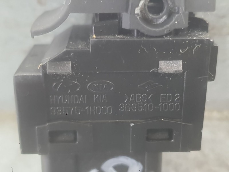 Recambio de mando elevalunas trasero derecho para kia sportage iii (sl) 1.6 gdi referencia OEM IAM 935803W900WK  