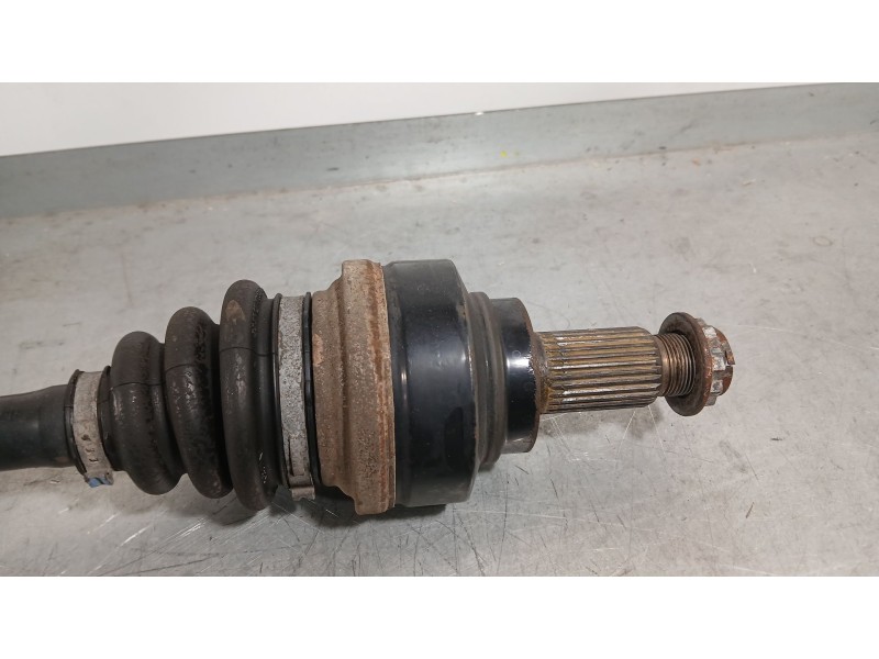 Recambio de transmision trasera derecha para bmw 1 (f20) 116 d referencia OEM IAM 33207624206  