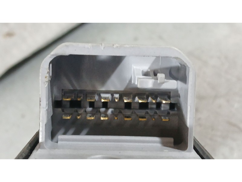Recambio de mando elevalunas delantero izquierdo para toyota prius (hw2) 1.5 hybrid (hw20) referencia OEM IAM 8482047050 C/MANDO