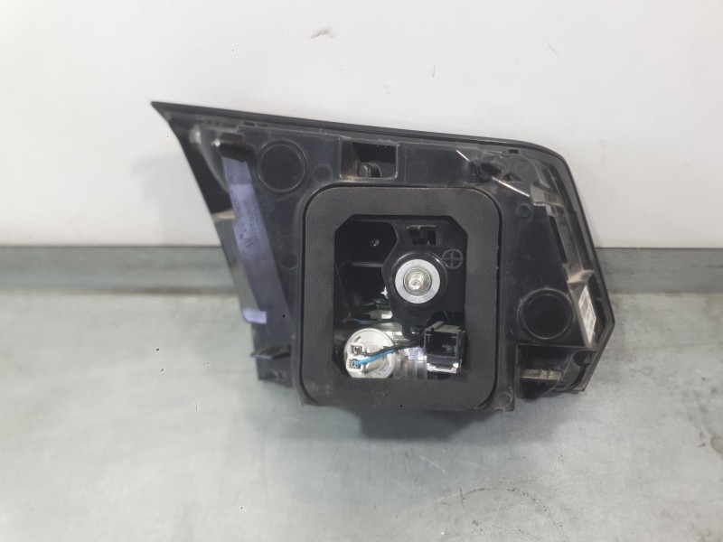 Recambio de piloto trasero derecho interior para peugeot 3008 ii suv (mc_, mr_, mj_, m4_) 1.2 thp/ puretech 130 (mrhnsm, mrhnsu,