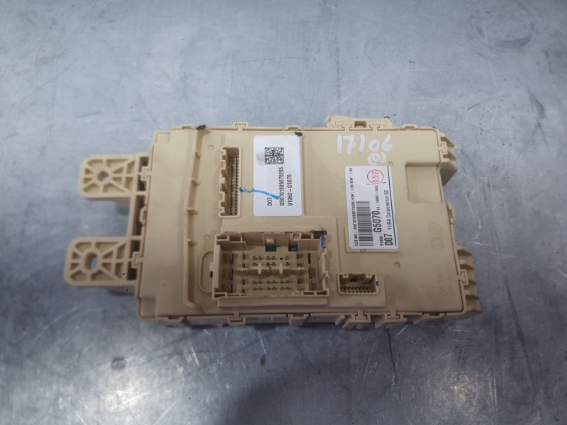 Recambio de caja reles / fusibles para kia niro i (de) 1.6 gdi hybrid referencia OEM IAM   