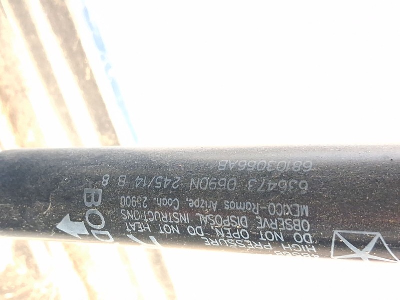 Recambio de amortiguadores maletero / porton para jeep cherokee (kl) 2.0 crd 4x4 referencia OEM IAM 04589656AF  